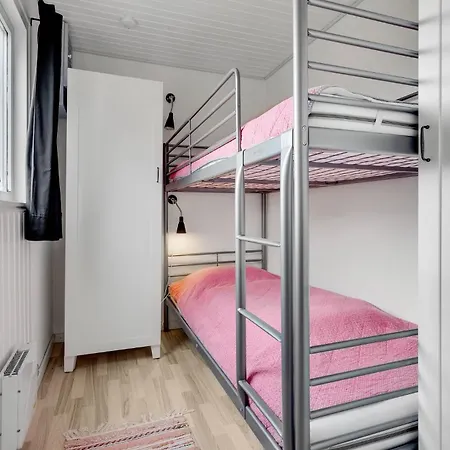 3 Bedroom Cozy In Feriehus *